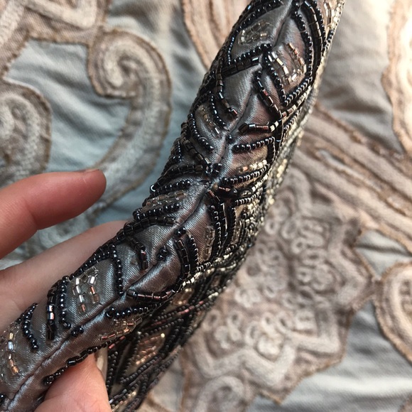 La Regale LTD Silver Satin Beaded Evening Pursette - Picture 6 of 11